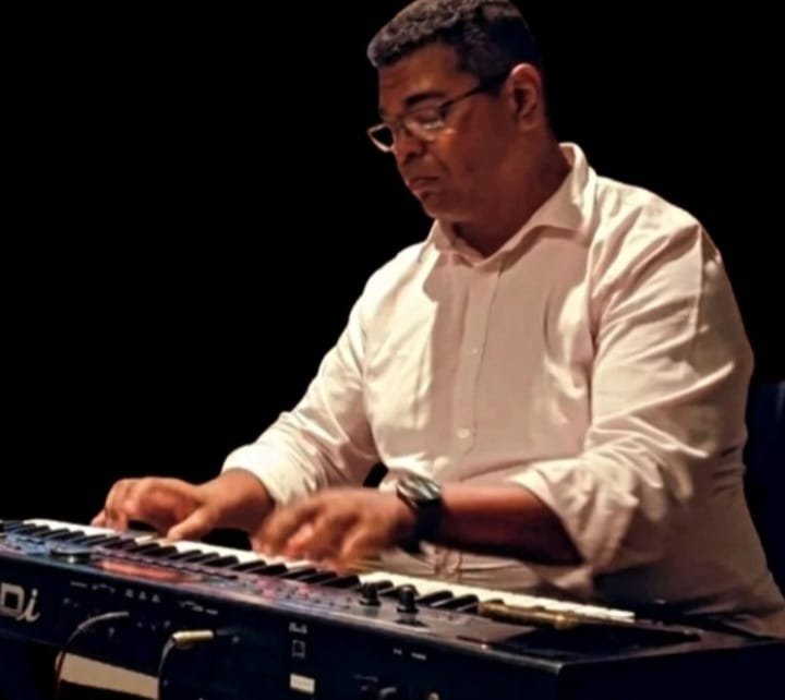 Professor de teclado